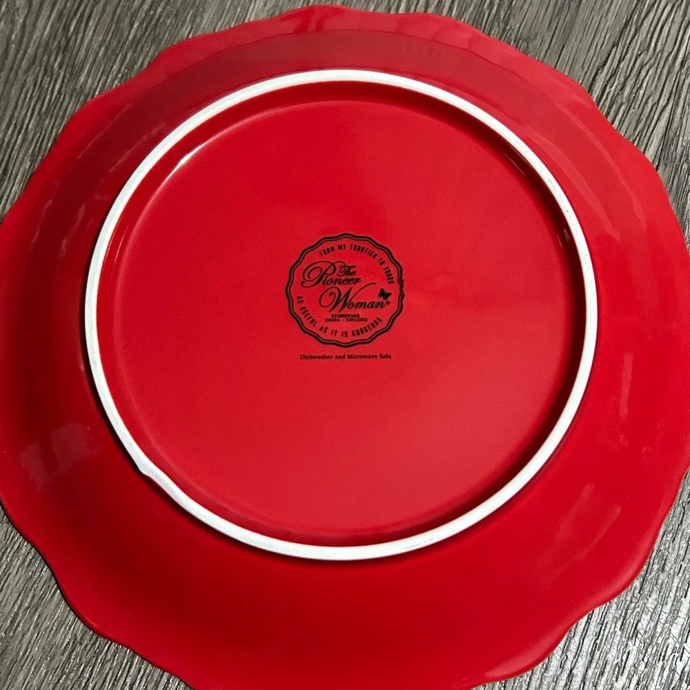 Pioneer Woman Plates Set of 3 Red Embossed Cowgirl‎ Lace Scalloped